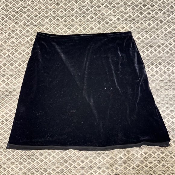 Vintage Dresses & Skirts - Vintage Velvet Skirt Size Medium Black Y2K Mini Fairy Goth Made in USA